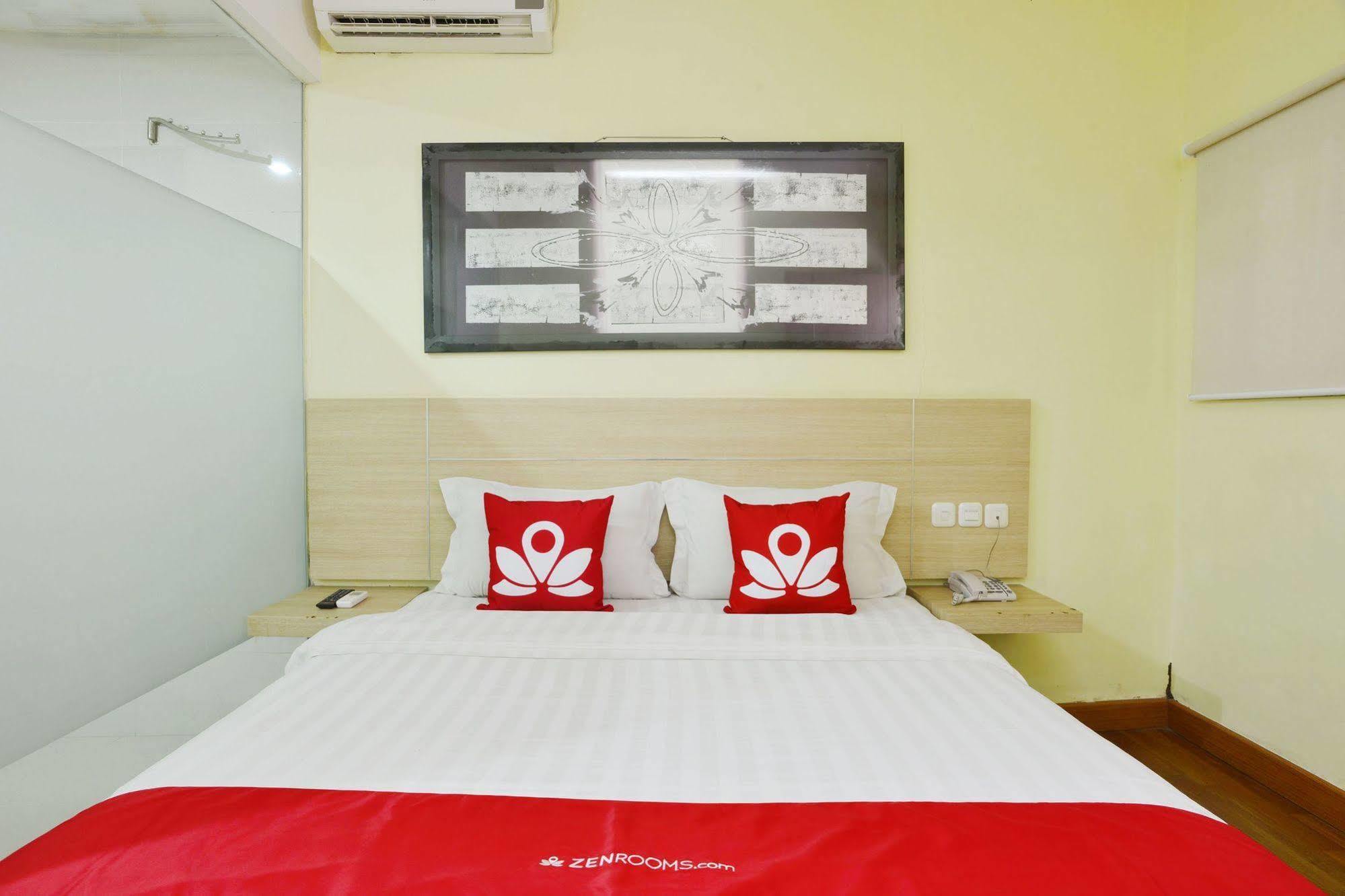 Zen Rooms Rujia Pecenongan Jakarta Exteriör bild