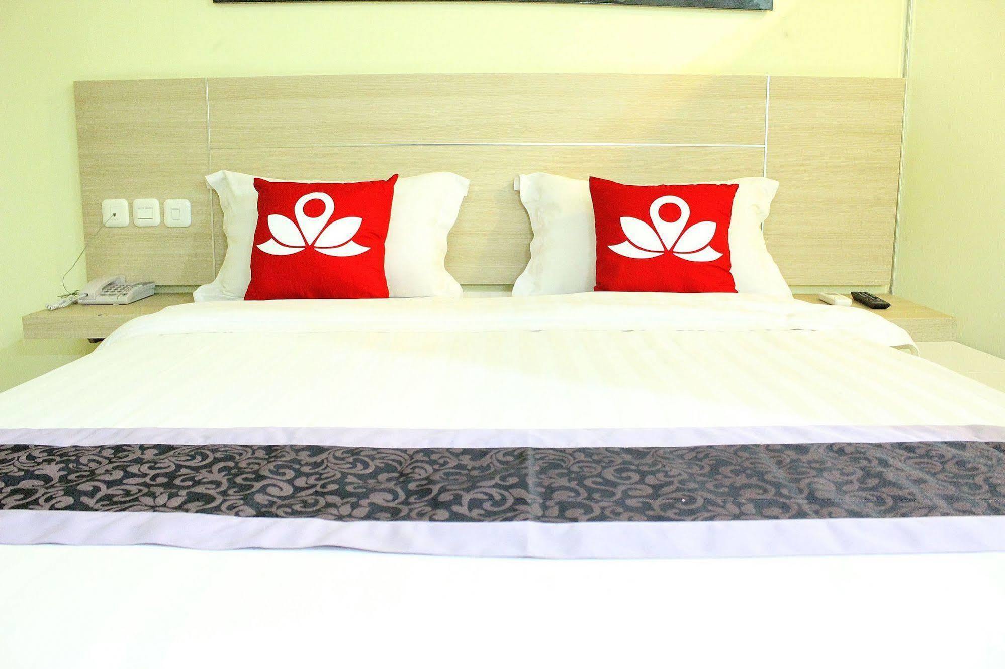 Zen Rooms Rujia Pecenongan Jakarta Exteriör bild