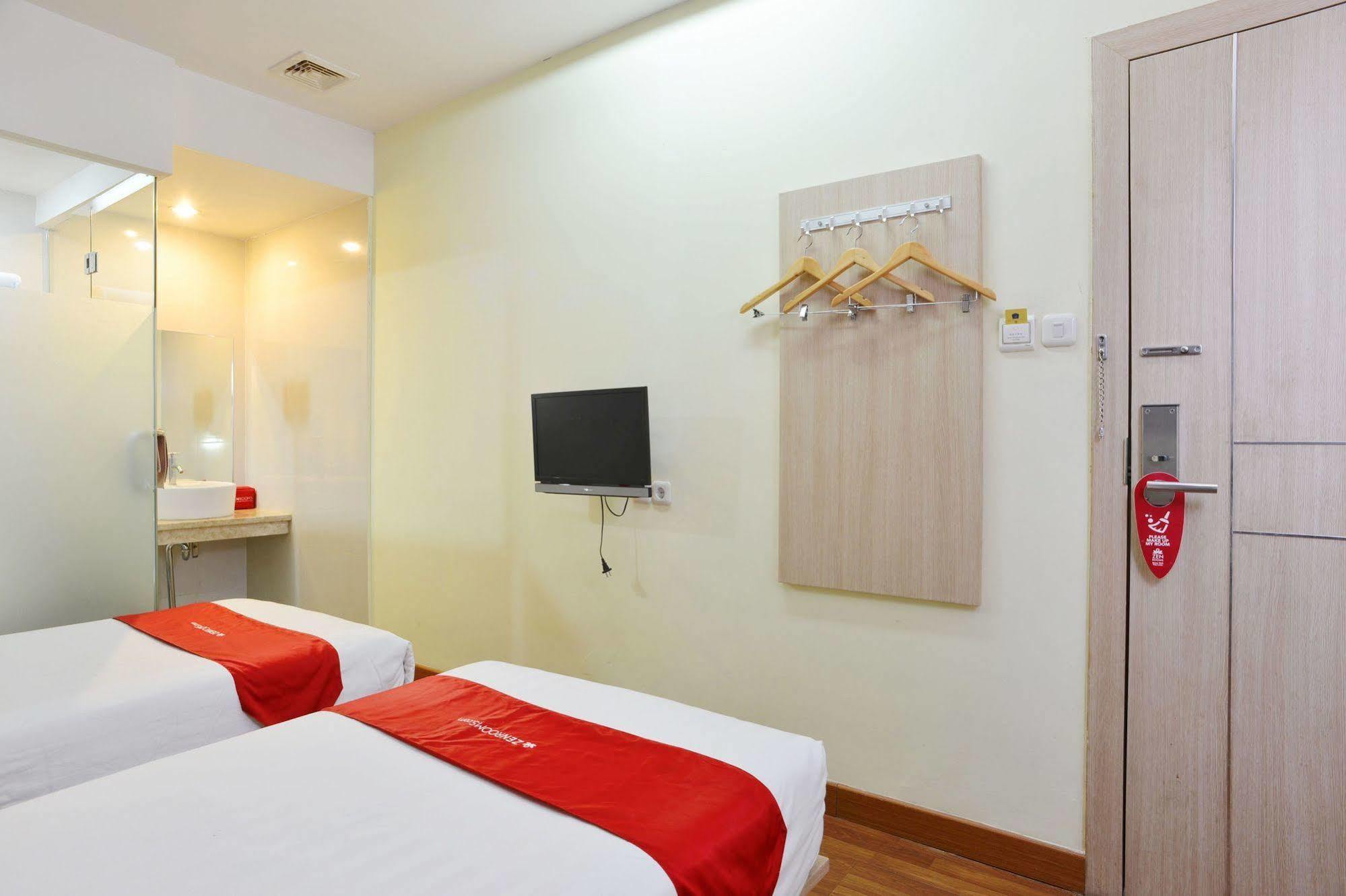 Zen Rooms Rujia Pecenongan Jakarta Exteriör bild