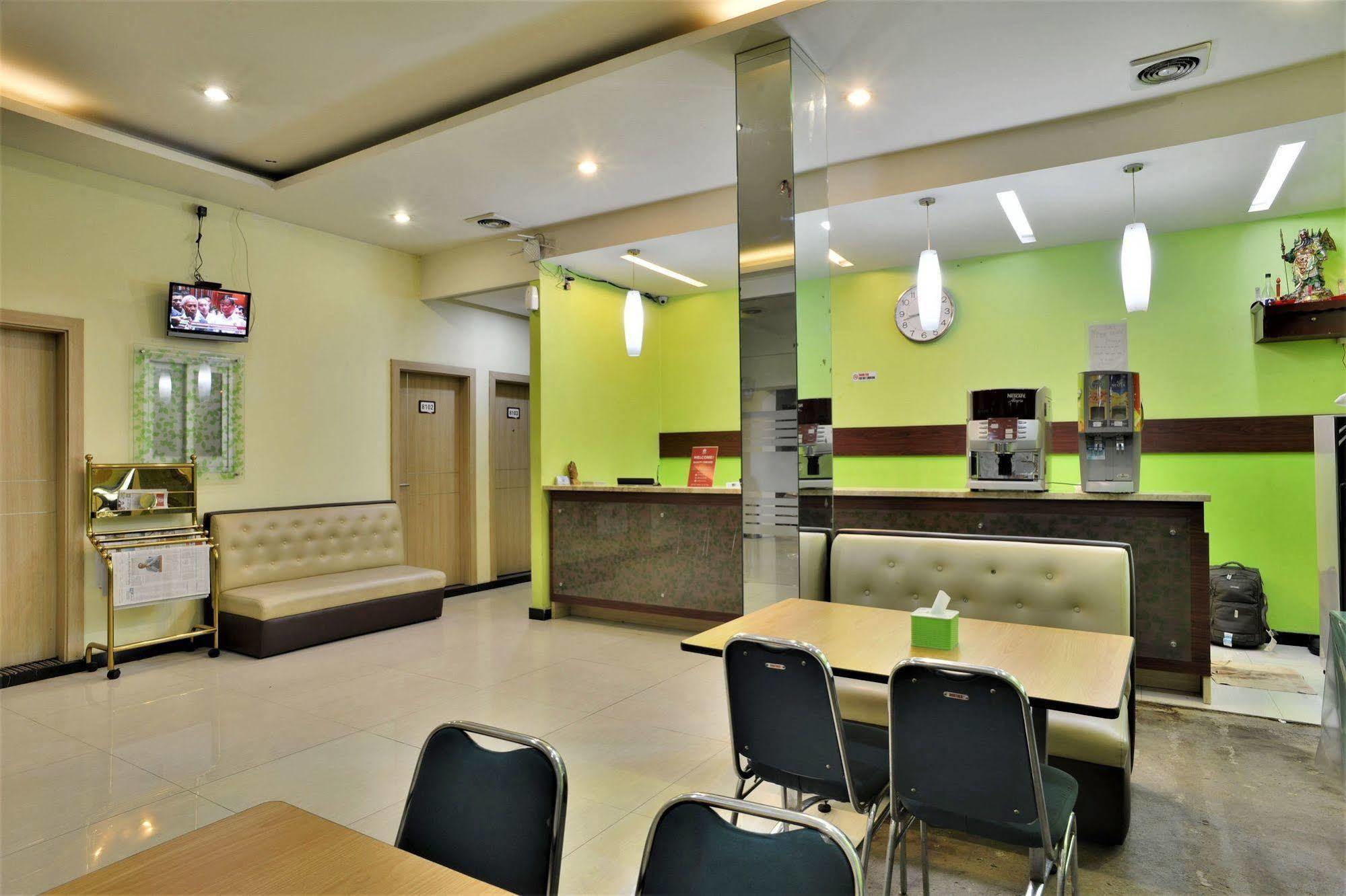 Zen Rooms Rujia Pecenongan Jakarta Exteriör bild